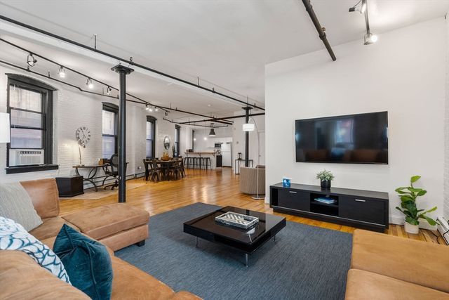 13-19 Stanhope Street 2A, Boston, MA 02116