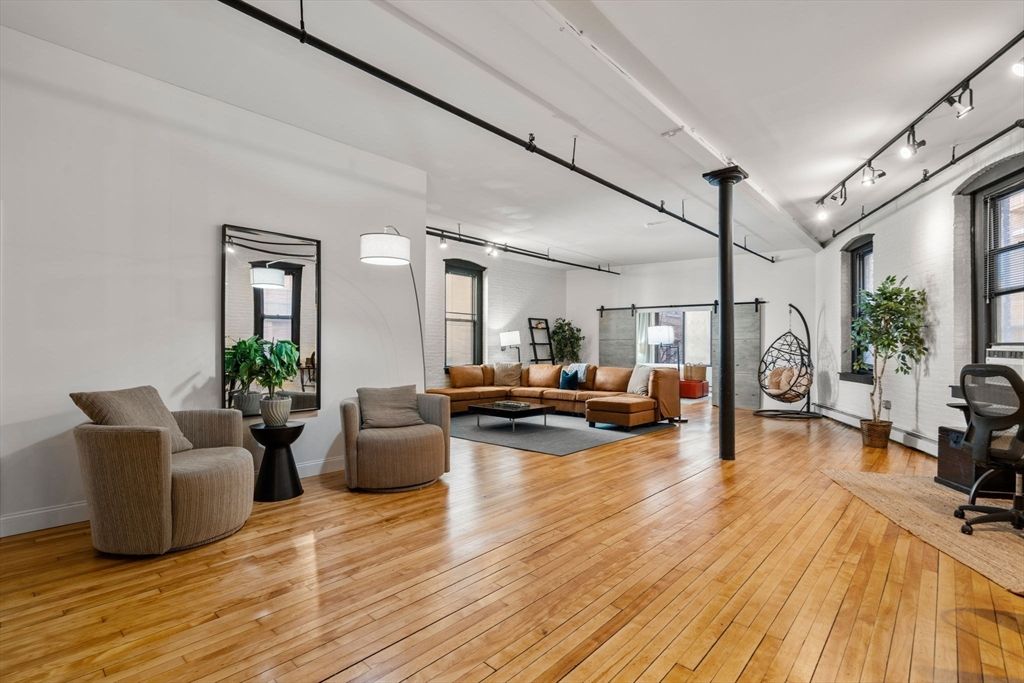 13-19 Stanhope Street 2A, Boston, MA 02116