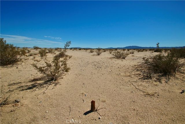 6 Topaz Avenue, 29 Palms, CA 92277