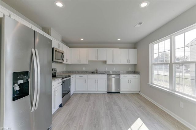 302 N Capital ST, Suffolk, VA 23434