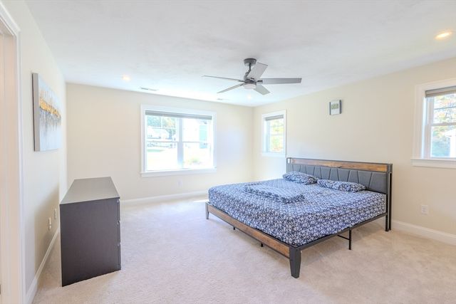 26 Iris Ln, Bellingham, MA 02019