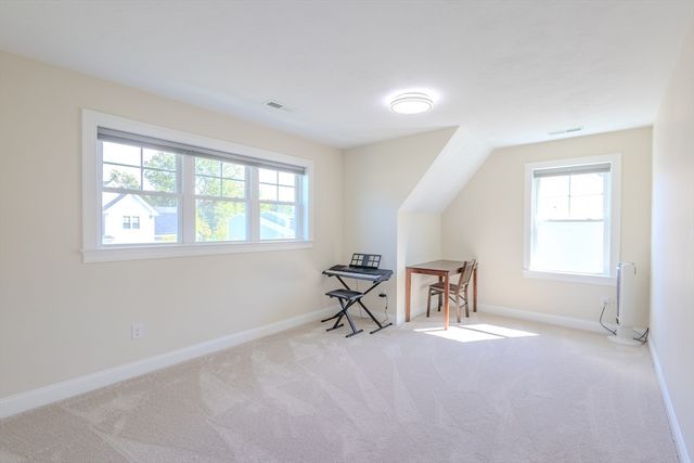 26 Iris Ln, Bellingham, MA 02019