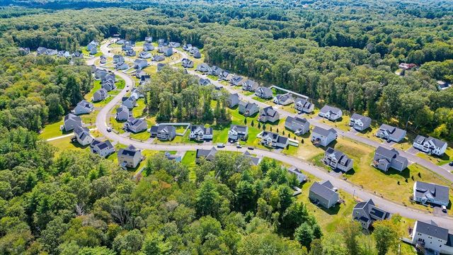 26 Iris Ln, Bellingham, MA 02019