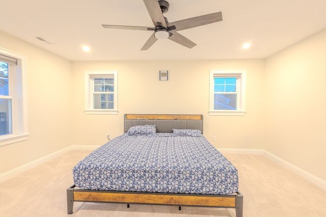 26 Iris Ln, Bellingham, MA 02019