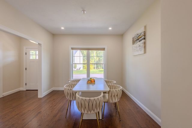 26 Iris Ln, Bellingham, MA 02019