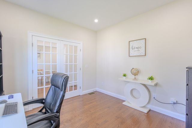 26 Iris Ln, Bellingham, MA 02019