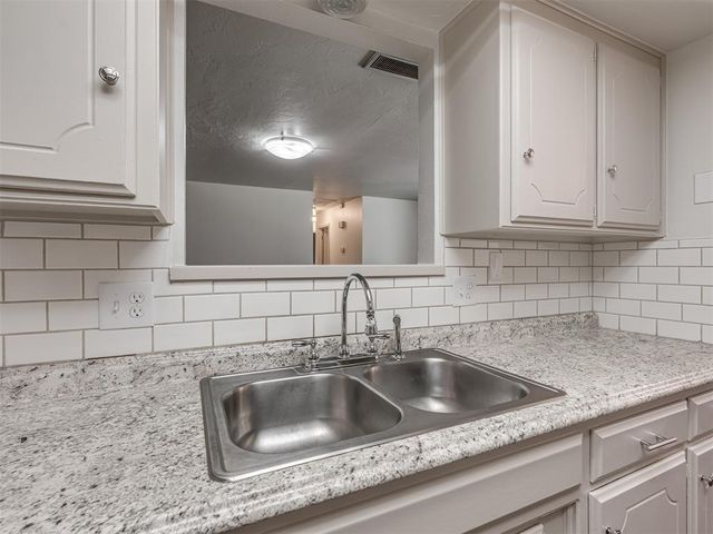9025 N Rockwell Drive, Oklahoma City, OK 73132