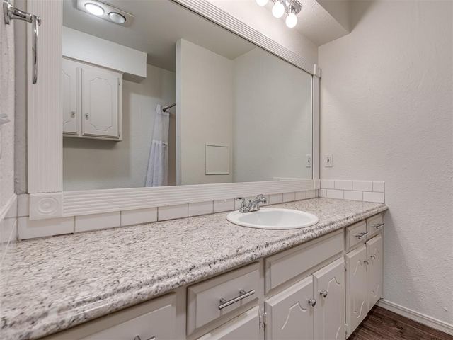 9025 N Rockwell Drive, Oklahoma City, OK 73132