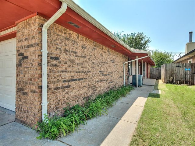 9025 N Rockwell Drive, Oklahoma City, OK 73132