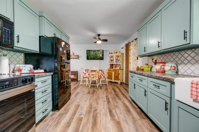 9958 Farm Road 79, Sumner, TX 75486