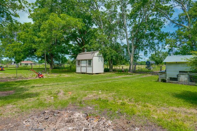 9958 Farm Road 79, Sumner, TX 75486