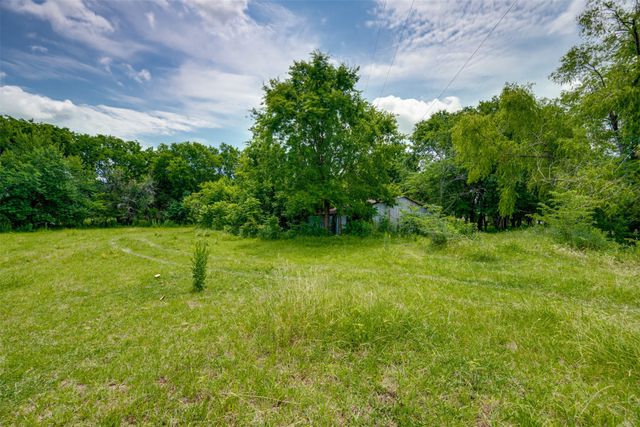 9958 Farm Road 79, Sumner, TX 75486