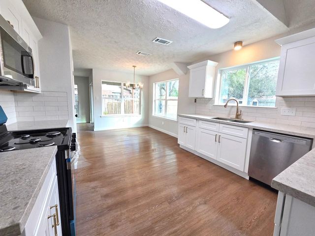 5702 Deer Timbers Trail, Humble, TX 77346