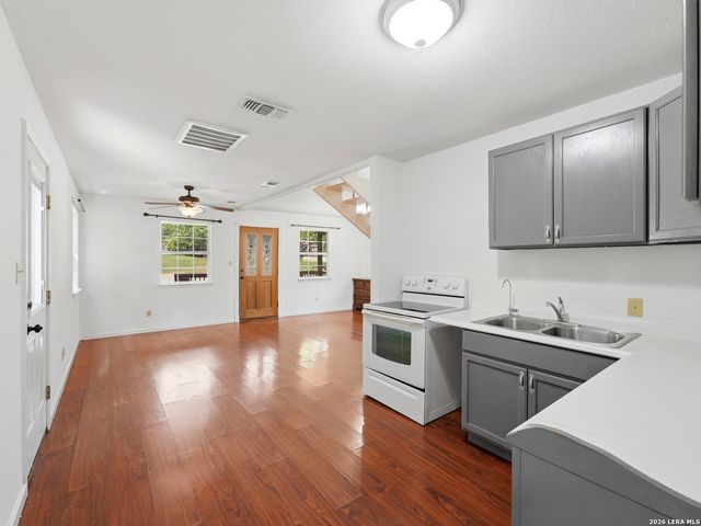 301 MADRONA LN, Bandera, TX 78003