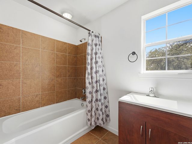 301 MADRONA LN, Bandera, TX 78003