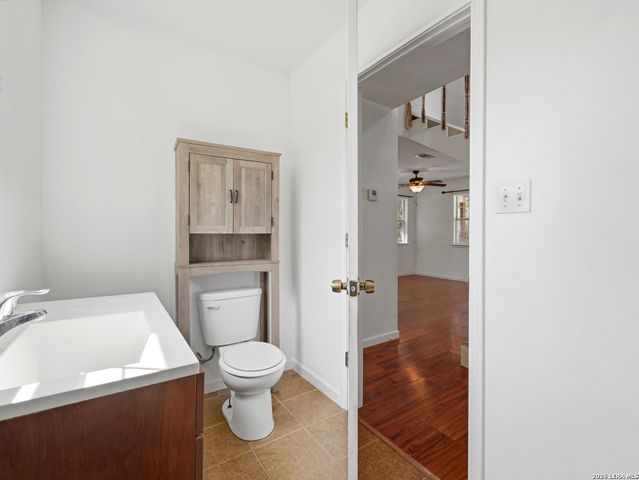 301 MADRONA LN, Bandera, TX 78003