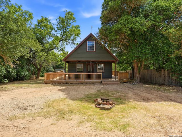 301 MADRONA LN, Bandera, TX 78003