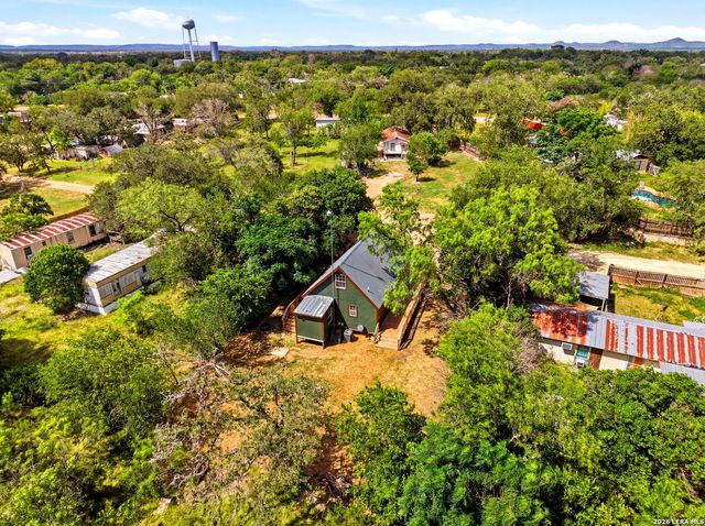 301 MADRONA LN, Bandera, TX 78003