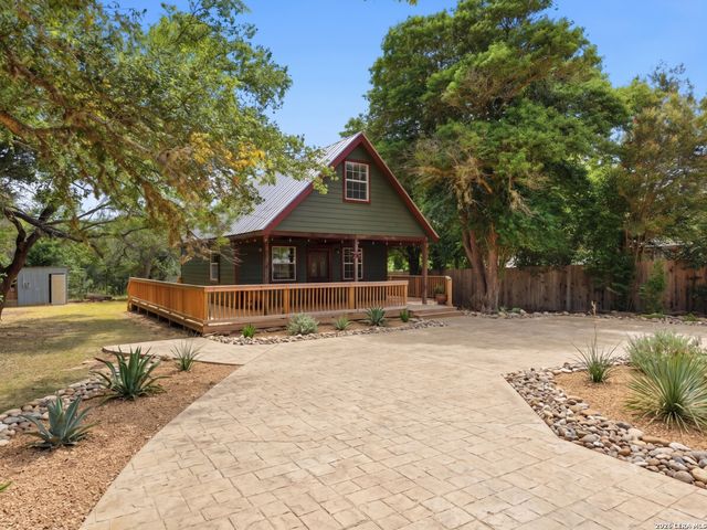 301 MADRONA LN, Bandera, TX 78003