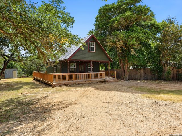 301 MADRONA LN, Bandera, TX 78003