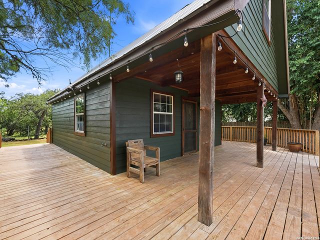 301 MADRONA LN, Bandera, TX 78003