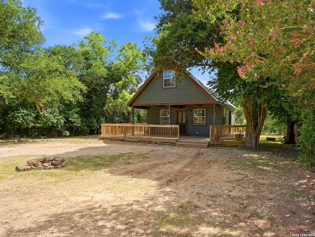 301 MADRONA LN, Bandera, TX 78003