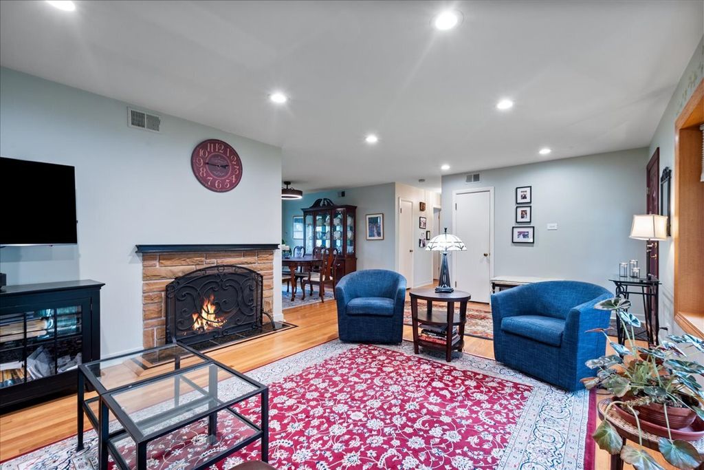 3805 W Jarlath Street, Lincolnwood, IL 60712 — photo 3