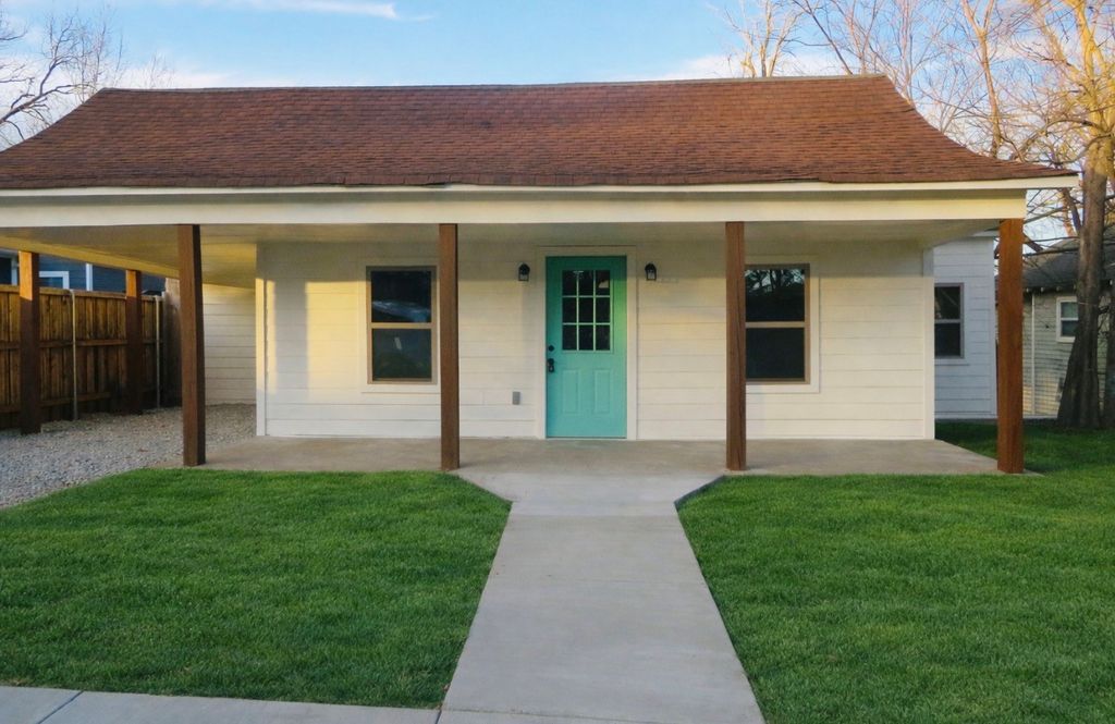 811 W Day Street, Denison, TX 75020