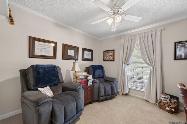 221 E Woodstone Ct, Baton Rouge, LA 70808