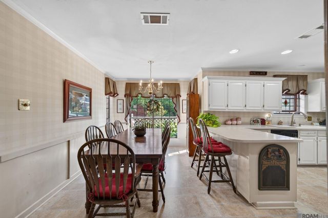 221 E Woodstone Ct, Baton Rouge, LA 70808