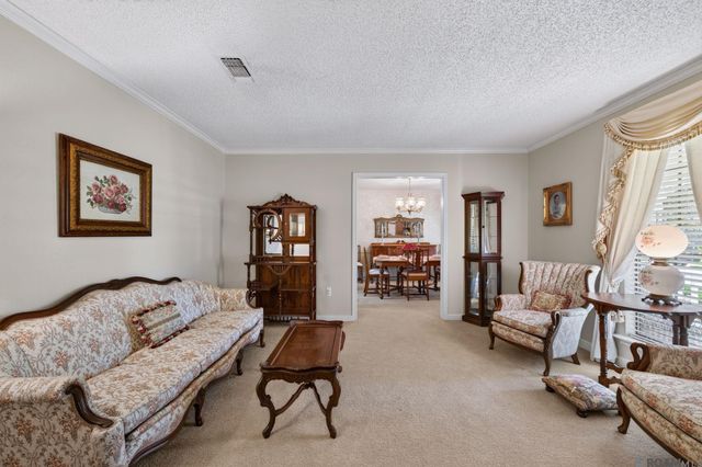 221 E Woodstone Ct, Baton Rouge, LA 70808