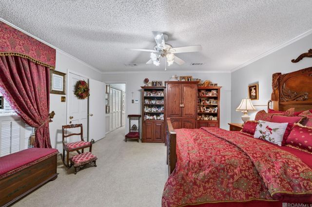 221 E Woodstone Ct, Baton Rouge, LA 70808