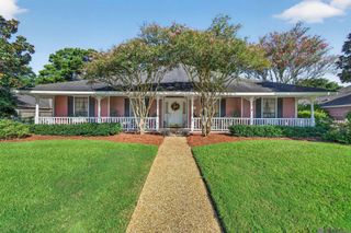 221 E Woodstone Ct, Baton Rouge, LA 70808