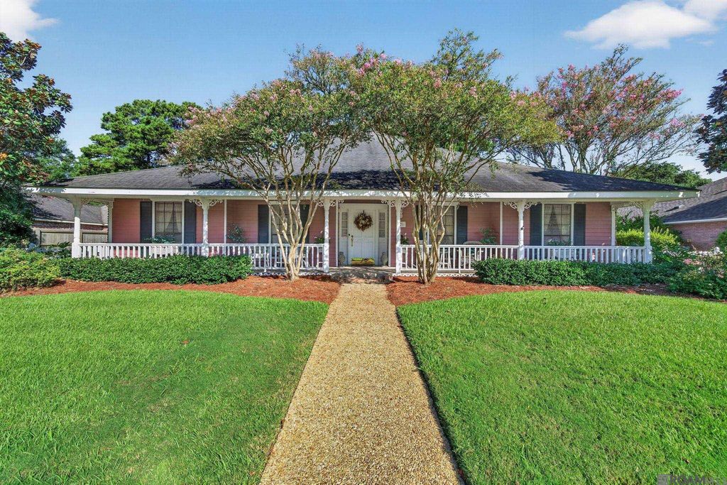 221 E Woodstone Ct, Baton Rouge, LA 70808