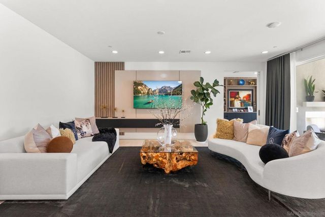 1586 Calle Mayfair, Chula Vista, CA 91913