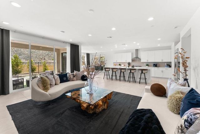 1586 Calle Mayfair, Chula Vista, CA 91913
