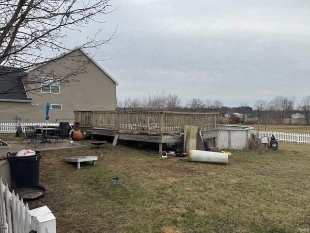 4907 Lincoln Pointe Drive, Newburgh, IN 47630