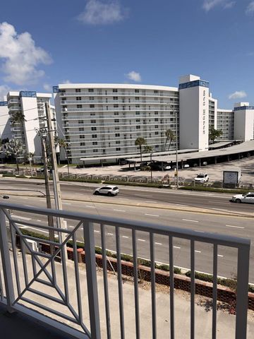 2840 NE 14th Street 403a, Pompano Beach, FL 33062