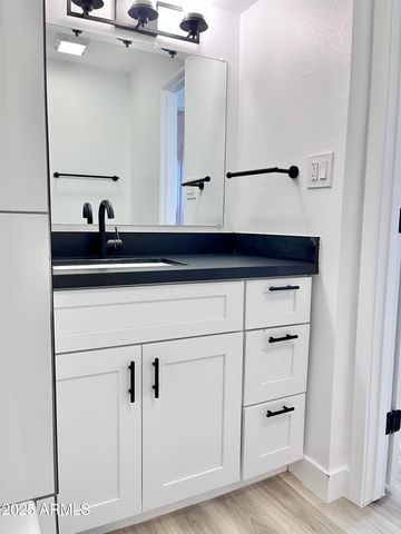 3212 N 70th Street 1018, Scottsdale, AZ 85251