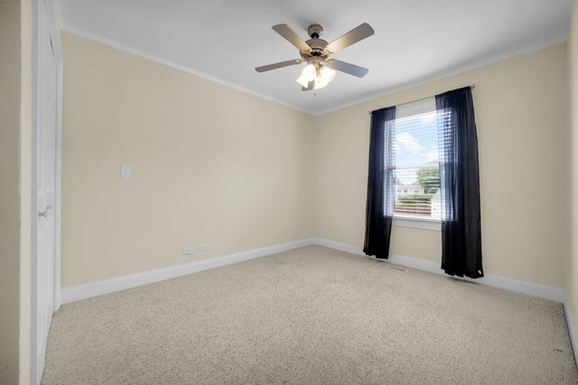 2575 Prairieview Lane N, Aurora, IL 60504