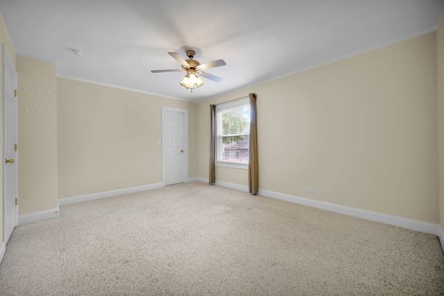 2575 Prairieview Lane N, Aurora, IL 60504