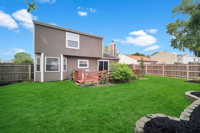 2575 Prairieview Lane N, Aurora, IL 60504