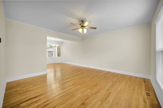 2575 Prairieview Lane N, Aurora, IL 60504