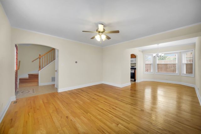2575 Prairieview Lane N, Aurora, IL 60504