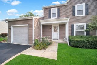 2575 Prairieview Lane N, Aurora, IL 60504