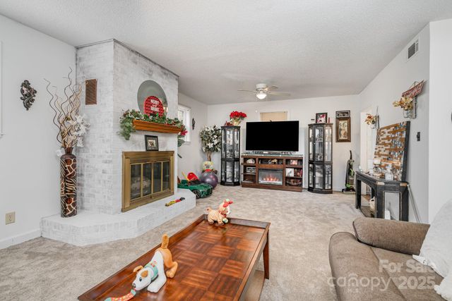 2128 23rd Street Court NE 2, Hickory, NC 28601