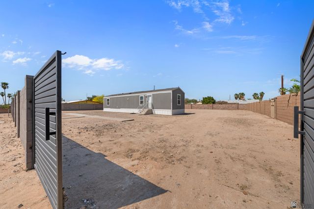 12708 E 42 Pl, Yuma, AZ 85367
