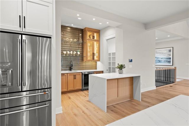 4414 W 136th Street, Leawood, KS 66224