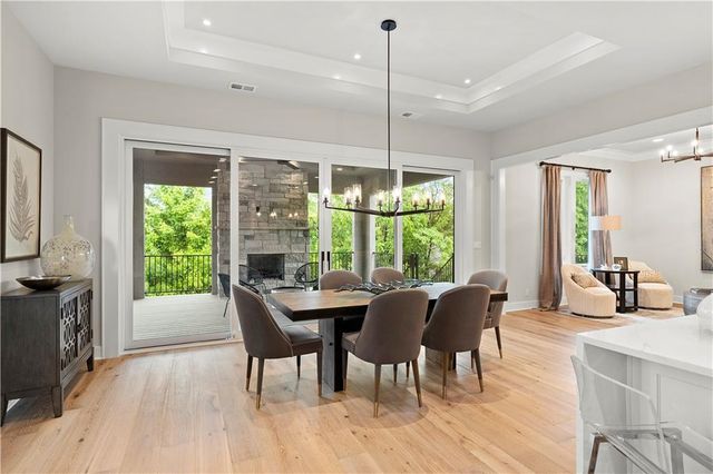 4414 W 136th Street, Leawood, KS 66224