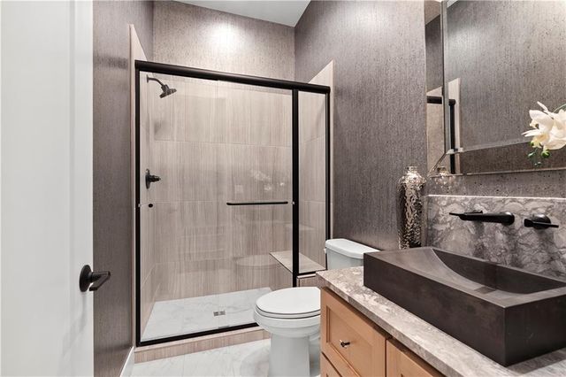 4414 W 136th Street, Leawood, KS 66224